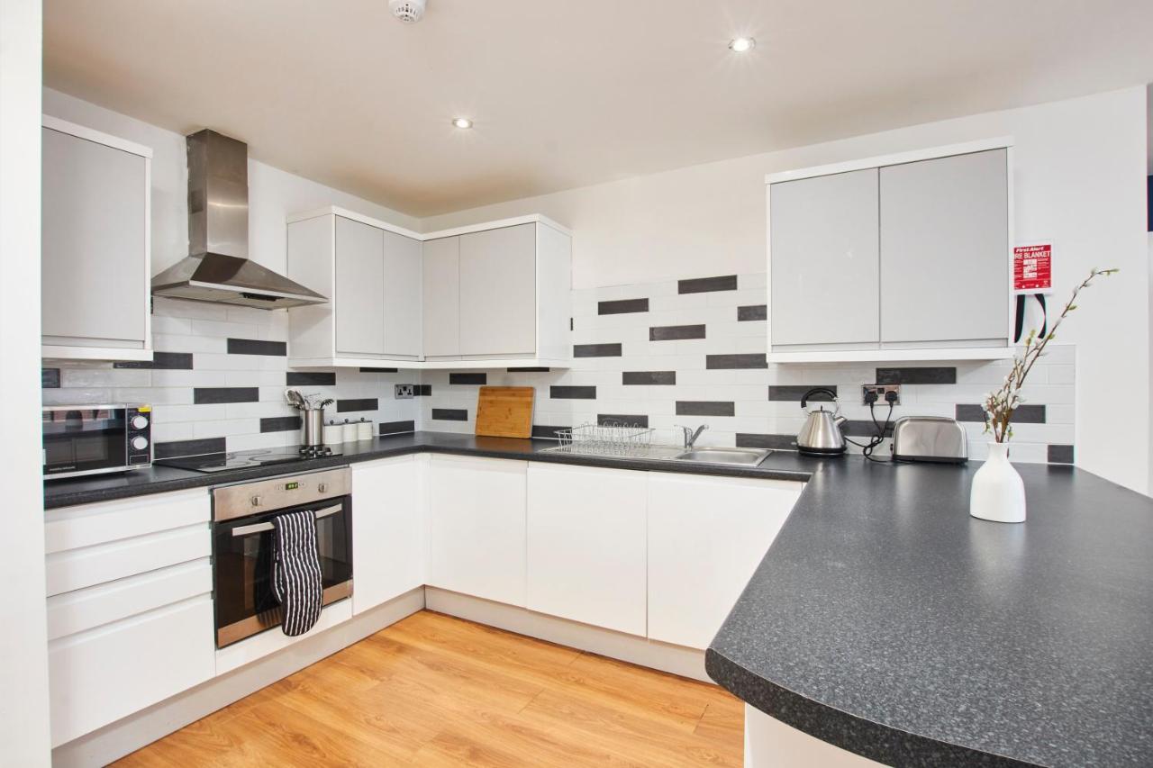 Апартаменты Stunning City Centre 3 Bed, 3 Bath - Sleeps 8! Лидс Экстерьер фото